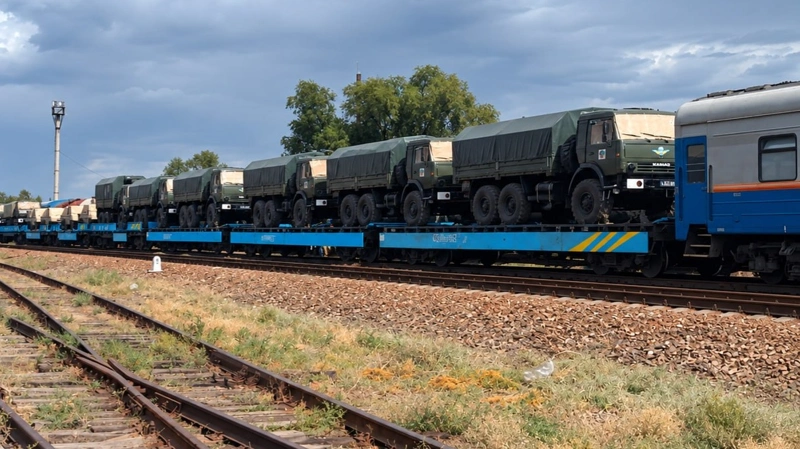 Учения ОДКБ: военная техника начала передвижение из Казахстана в Россию
