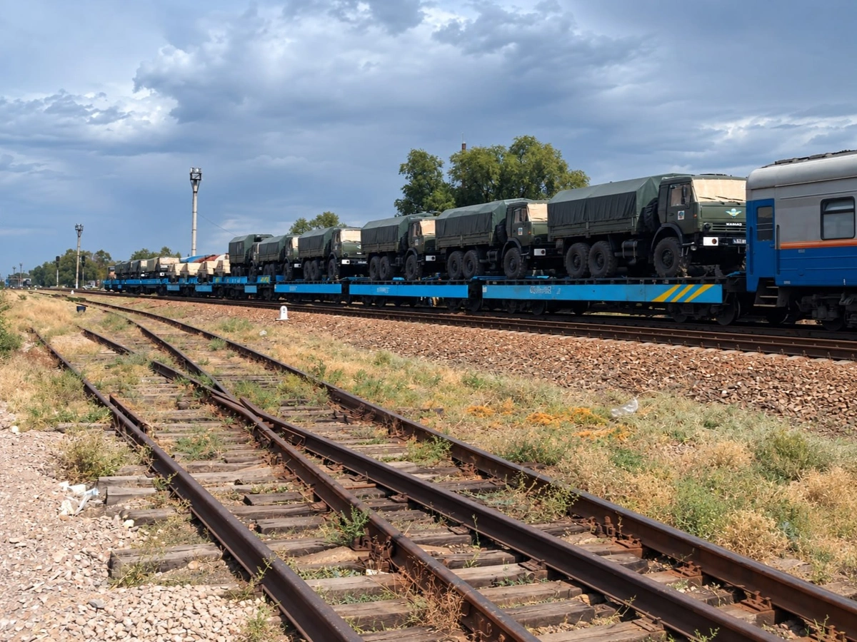 Учения ОДКБ: в Казахстане началось передвижение военной техники