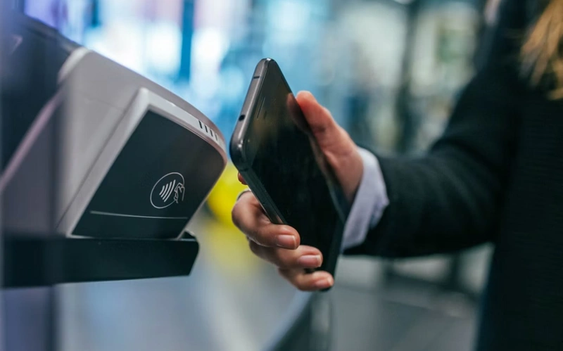 Kazakhstan closes gap with US, UK on cashless payments — study
