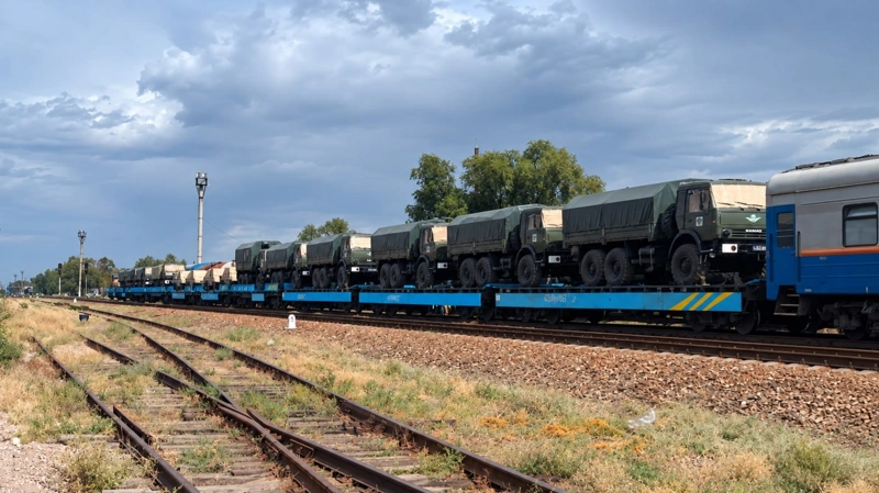 Қазақстаннан Ресейге әскери техника теміржол арқылы тасымалданады