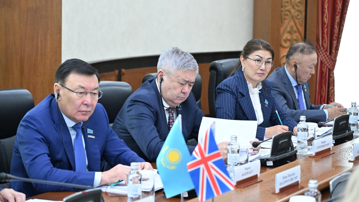  Құрылтайға Ұлыбритания парламентінің алғашқы шетелдік делегациясы келді