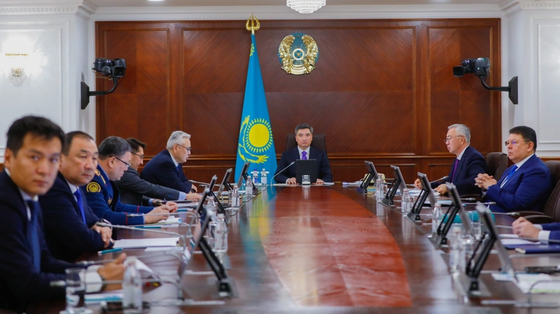 Бектенов поручил ускорить запуск тепла в трех городах Казахстана