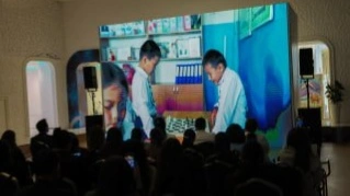 Pedagogı, menıaıýşıe obrazovanıe: serııý dokýmentalnyh fılmov Mugalim prezentovalı v Astane