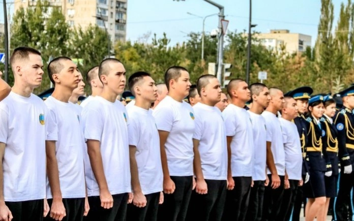  Павлодарда әскерге шақырылушыларды шығарып салудың жаңа дәстүрі паш етілді