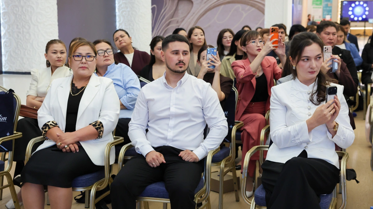  mektepke jańa lep ákelgen muǵalimder