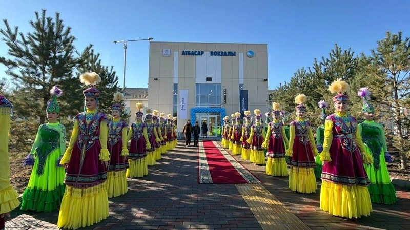 Железнодорожный вокзал после реконструкции открыли в Атбасаре