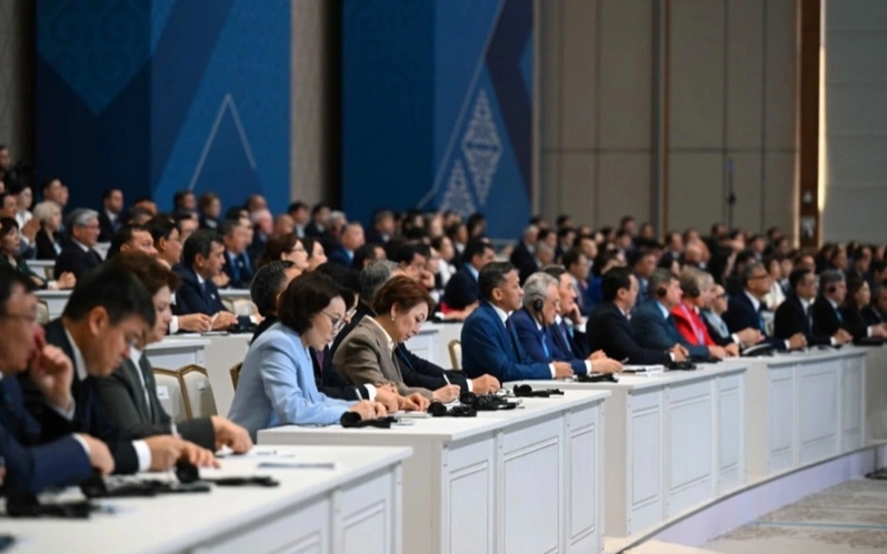 Диалог с правом инициативы: эксперт о роли Қазақстан Халық Кеңесі