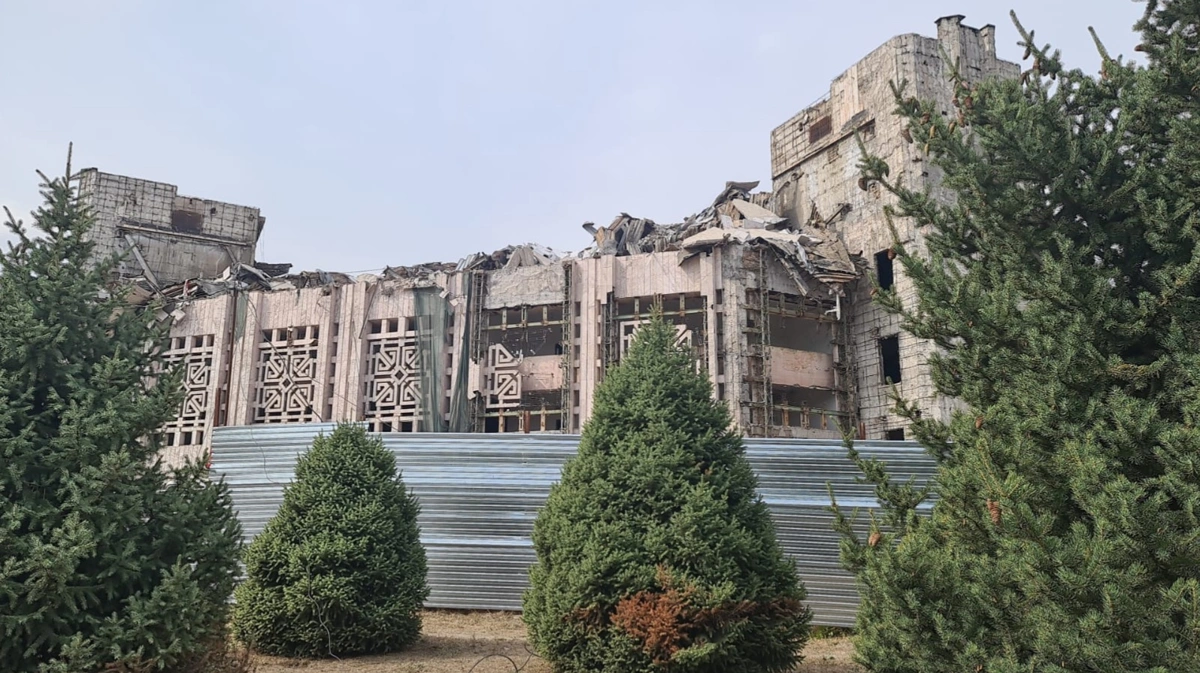 ҚазҰУ-дың студенттер сарайының бір бөлігі опырылып түсті