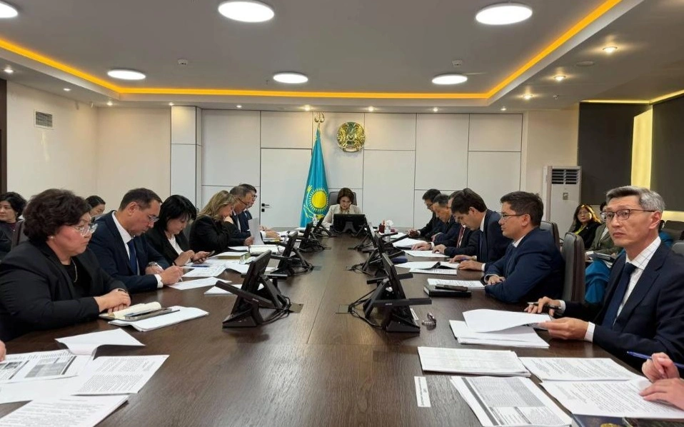 Денсаулық сақтау министрі Ақмарал Әлназарова емханаларда медициналық көмектің қолжетімділігін бақылауды күшейтуді тапсырды.