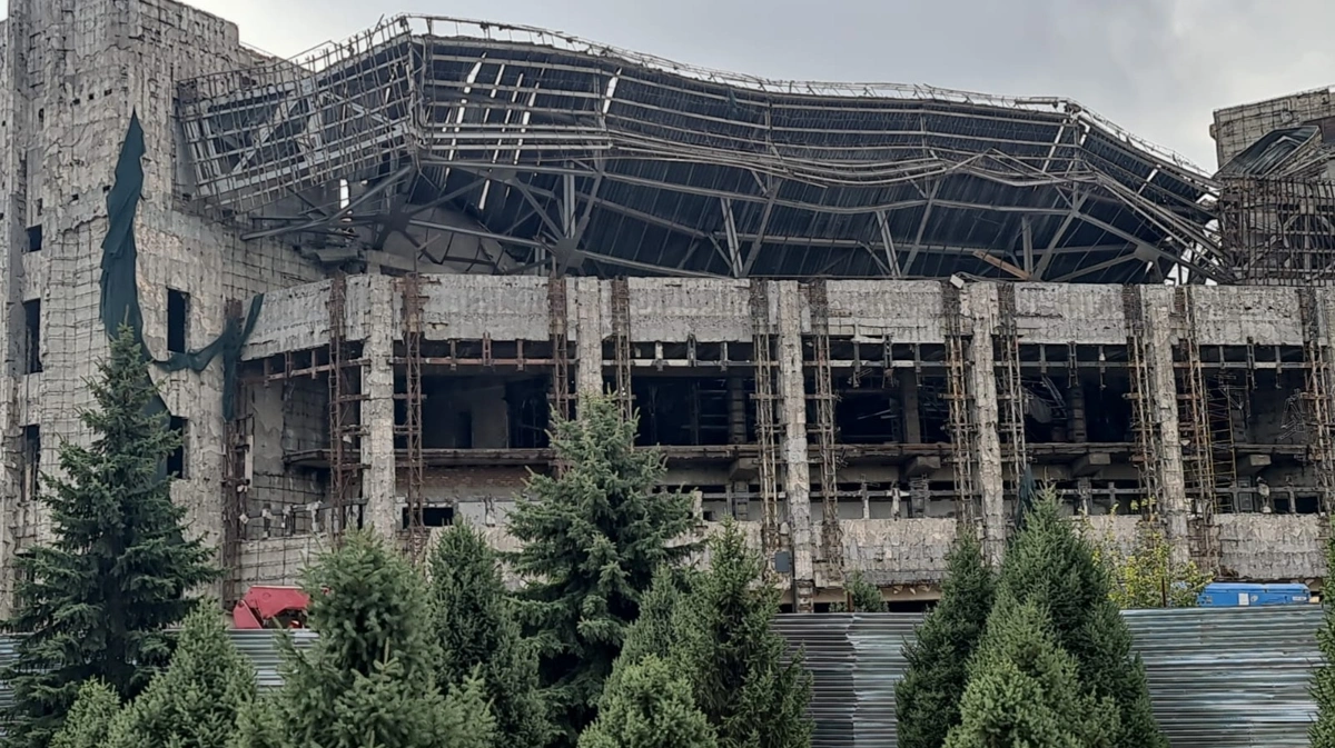 ҚазҰУ-дың студенттер сарайының бір бөлігі опырылып түсті
