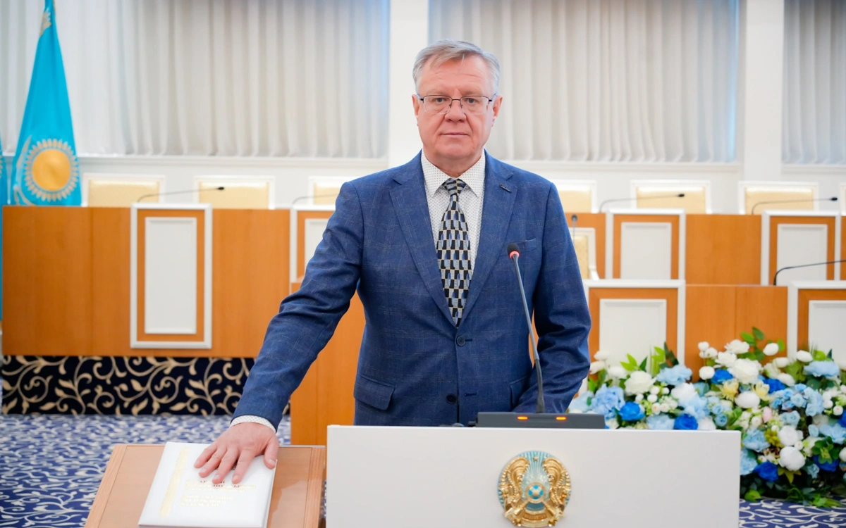 Судьи Конституционного Суда Казахстана принесли присягу