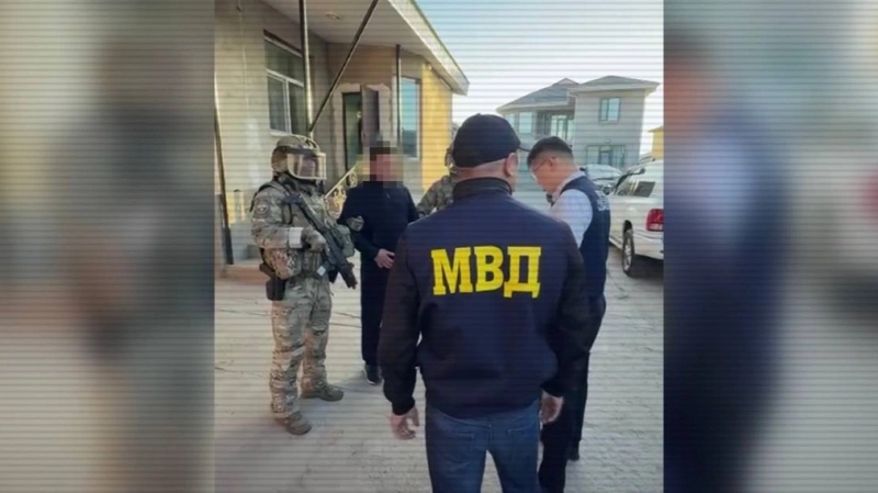 Жамбыл облысында жүк көлігі жүргізушілерін бопсалаған топ ұсталды