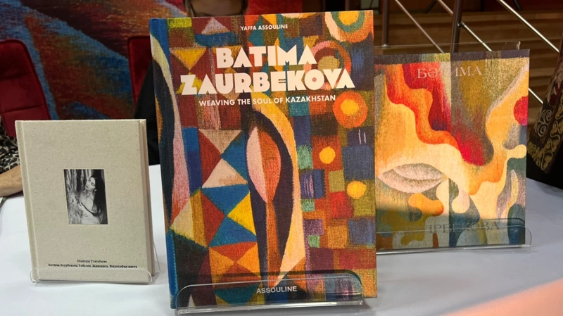 Юбилейная выставка Батимы Заурбековой «Нити наследия» открылась в Алматы