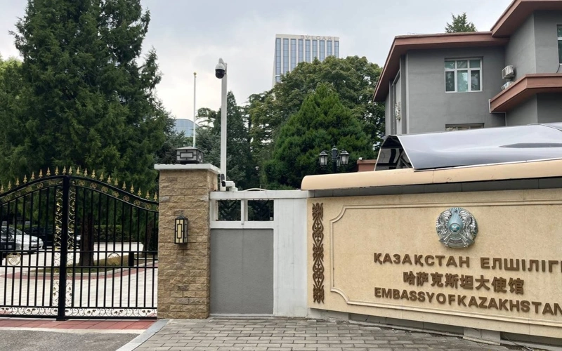 Память погибших военнослужащих почтили в дипломатических миссиях Казахстана