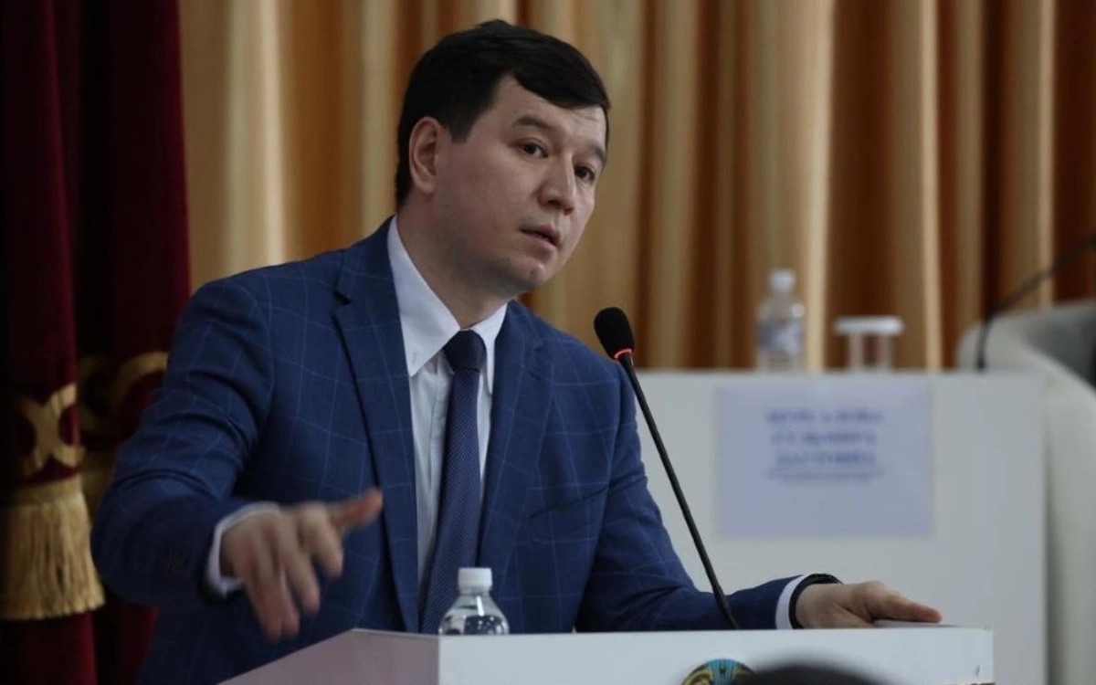 Danııar Janseıitov. 