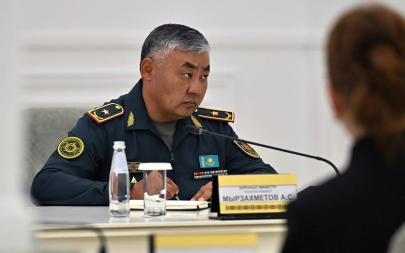 Тоқаев Қорғаныс министріне бірқатар кезек күттірмейтін міндет жүктеді