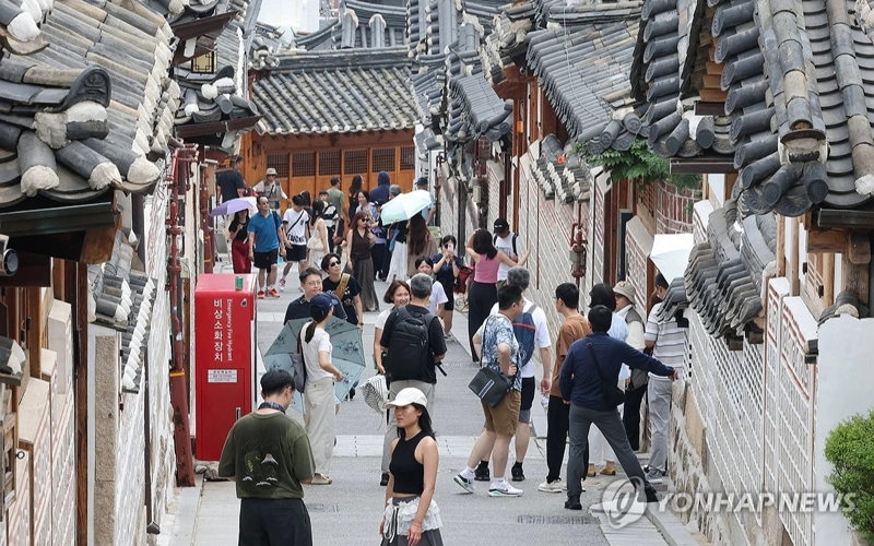 South Korea welcomes record 15 million foreign tourists by August