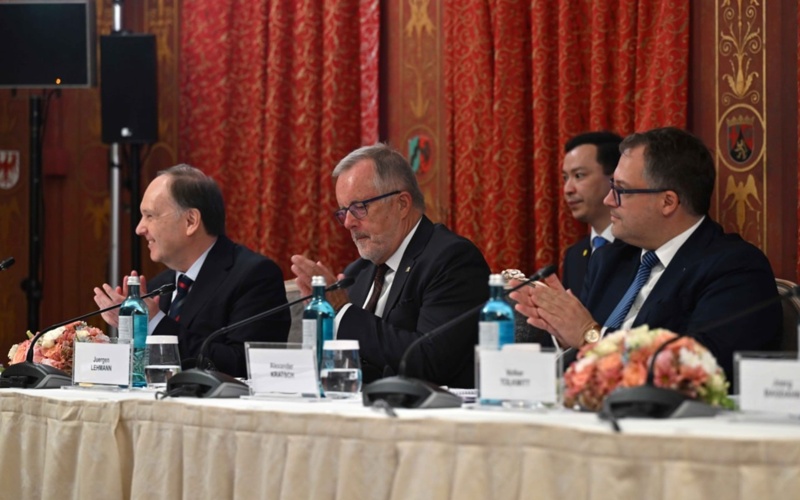 Tokayev proposes launching Kazakhstan-Germany educational exchange program Tokayev proposes launching Kazakhstan-Germany educational exchange program