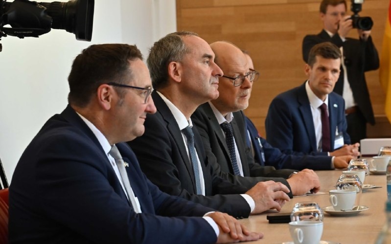 President Kassym-Jomart Tokayev has met with Hubert Aiwanger, Bavarian Deputy Minister-President and Minister of Economic Affairs, Regional Development and Energy Kazakhstan, Bavaria