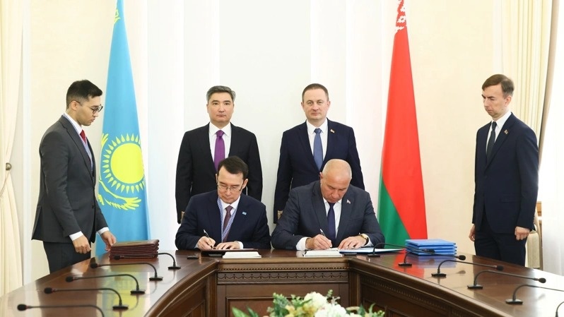 Kazakhstan, Belarus seek to expand cooperation as Bektenov holds talks in Minsk