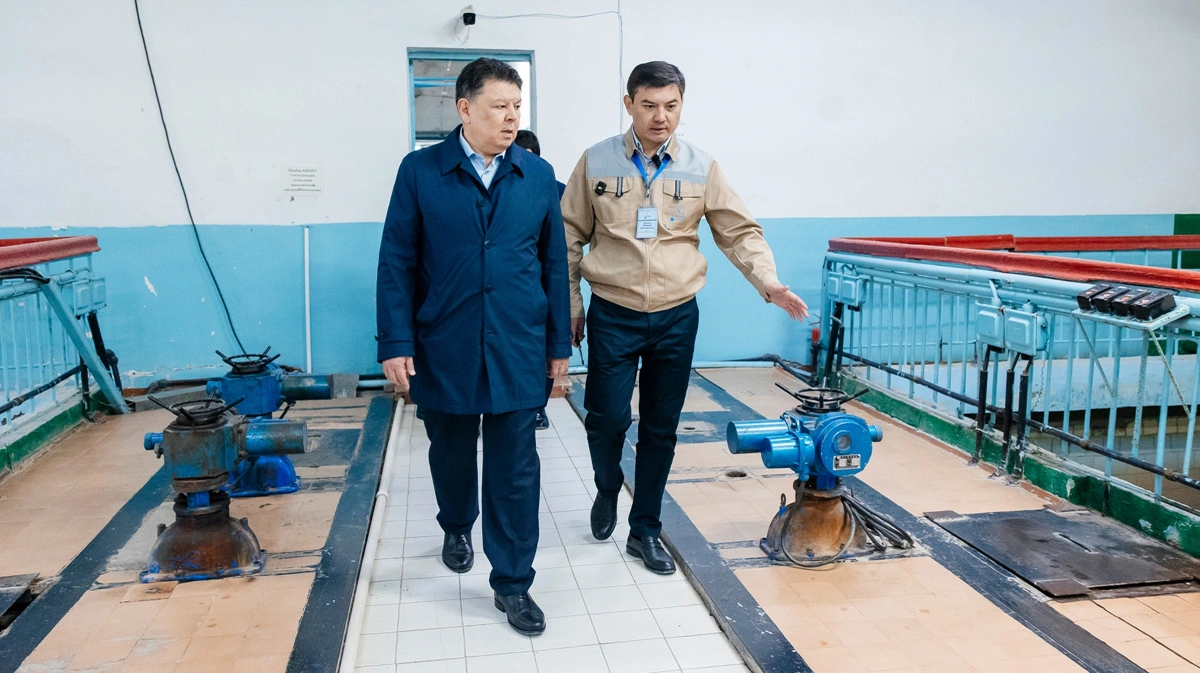 Бозумбаев поручил ускорить обновление систем водоснабжения и водоотведения Атырау