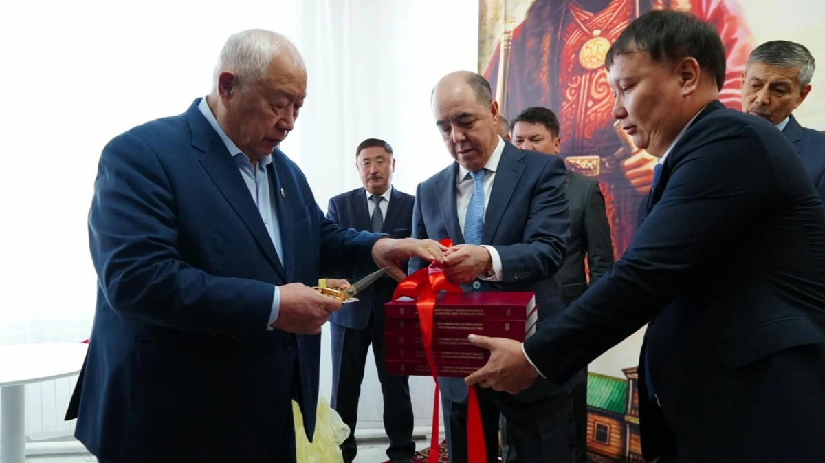 Бөкей ордасының тарихын түгендеген үш кітап жарық көрді