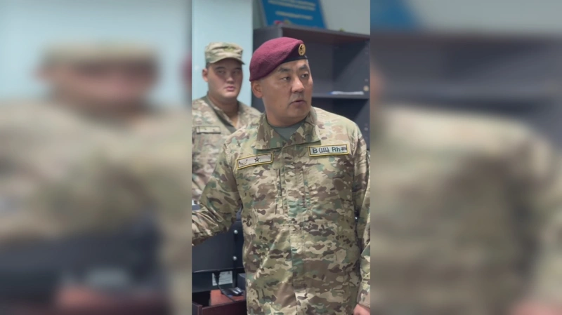 Министр обороны проверил условия службы военнослужащих в Акмолинском гарнизоне