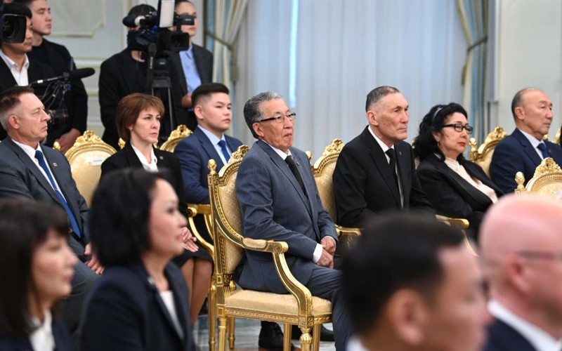 Toqaev: Ustazdyq etken ár adamnyń eńbegi zor qurmetke laıyq