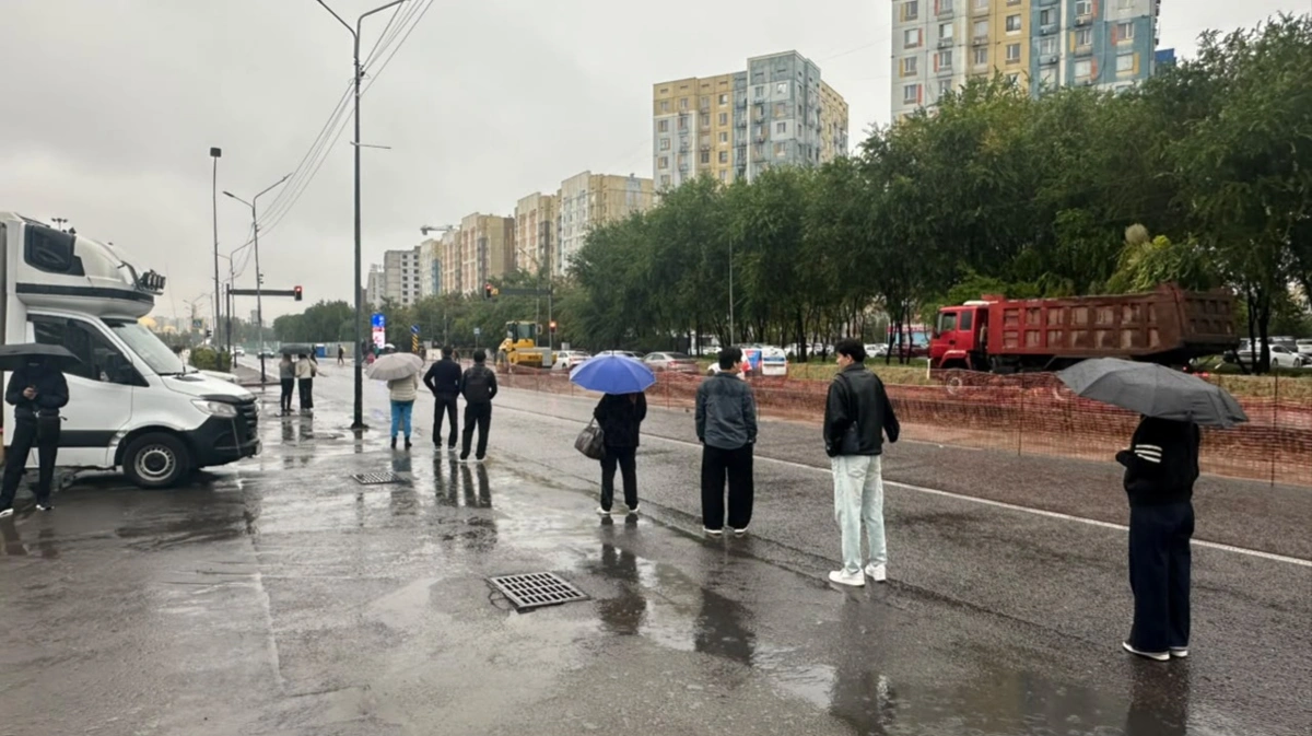 Дождь, осень в Алматы