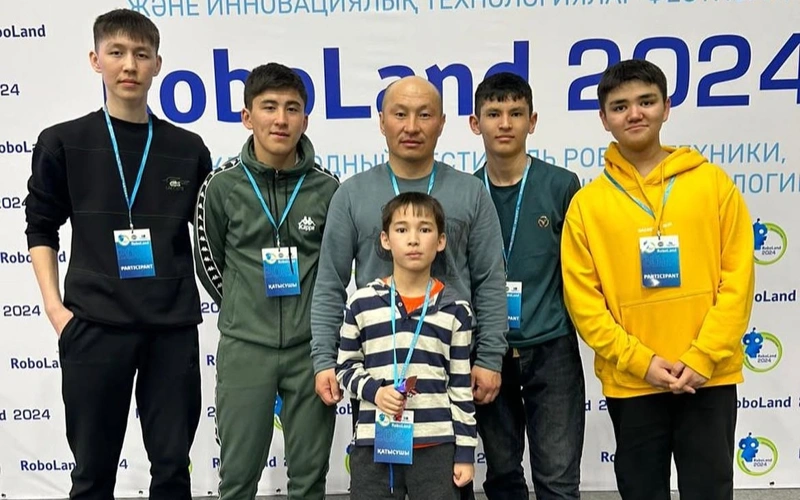 Павлодарда ауыл ұстазы шәкірттерін робот әлеміне жетелеп жүр