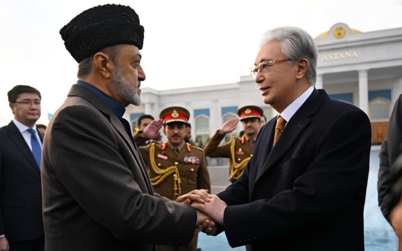 President Kassym-Jomart Tokayev sees off Sultan Haitham bin Tariq Al Said of Oman at Astana airport
