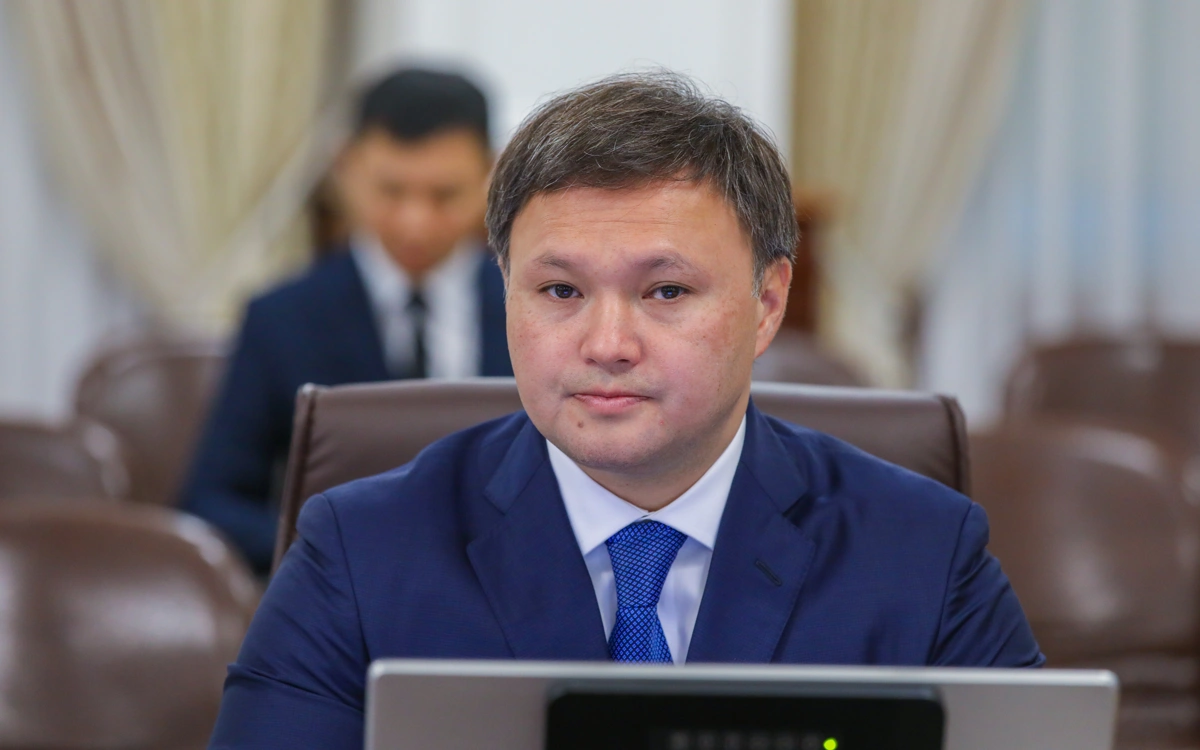 Хасенов