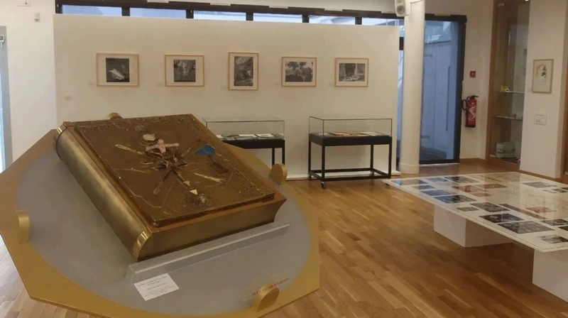 Одну из самых дорогих книг в мире украли во Франции