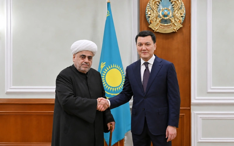 Ерлан Қарин Әлемдік және дәстүрлі діндер лидерлері съезі Хатшылығының XXIV отырысына қатысушылармен екіжақты кездесулер өткізді