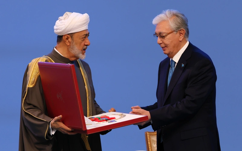 Qasym-Jomart Toqaev Oman Sultandyǵynyń Ál Saıd ordenimen marapattaldy
