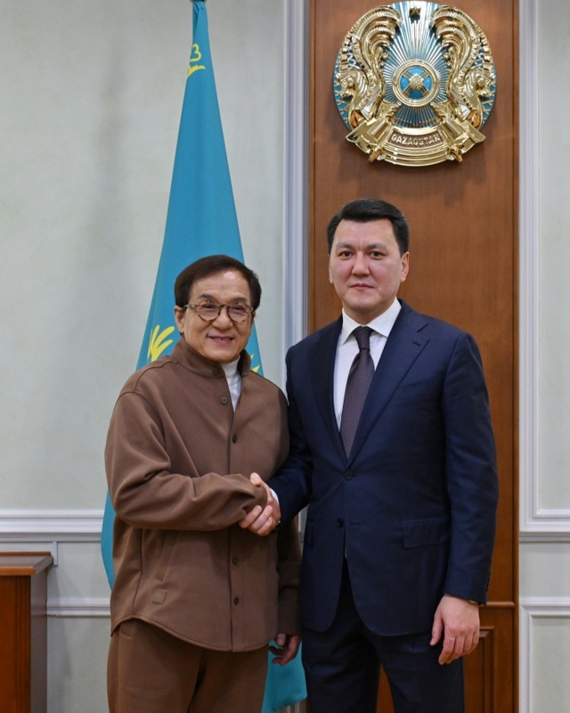 Jackie Chan discusses film projects in Kazakhstan with Vice President Karin