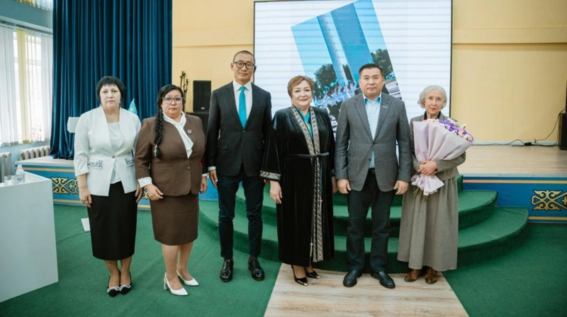 Школа-гимназия № 7 Уральска и Евразийский холдинг Beijing Jinyi Yuanfang Holding Group подписали меморандум