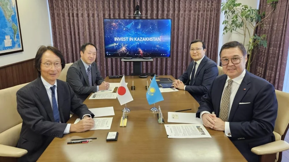 哈萨克斯坦驻日大使会见日本对外投资研究所负责人