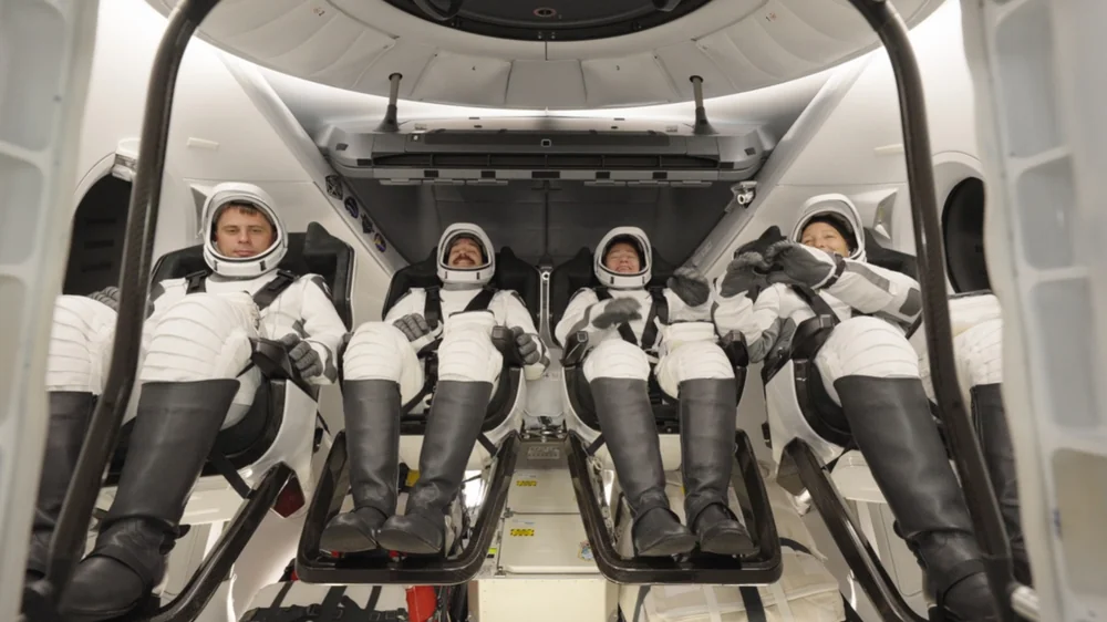 Корабль SpaceX вернул экипаж с Международной космической станции