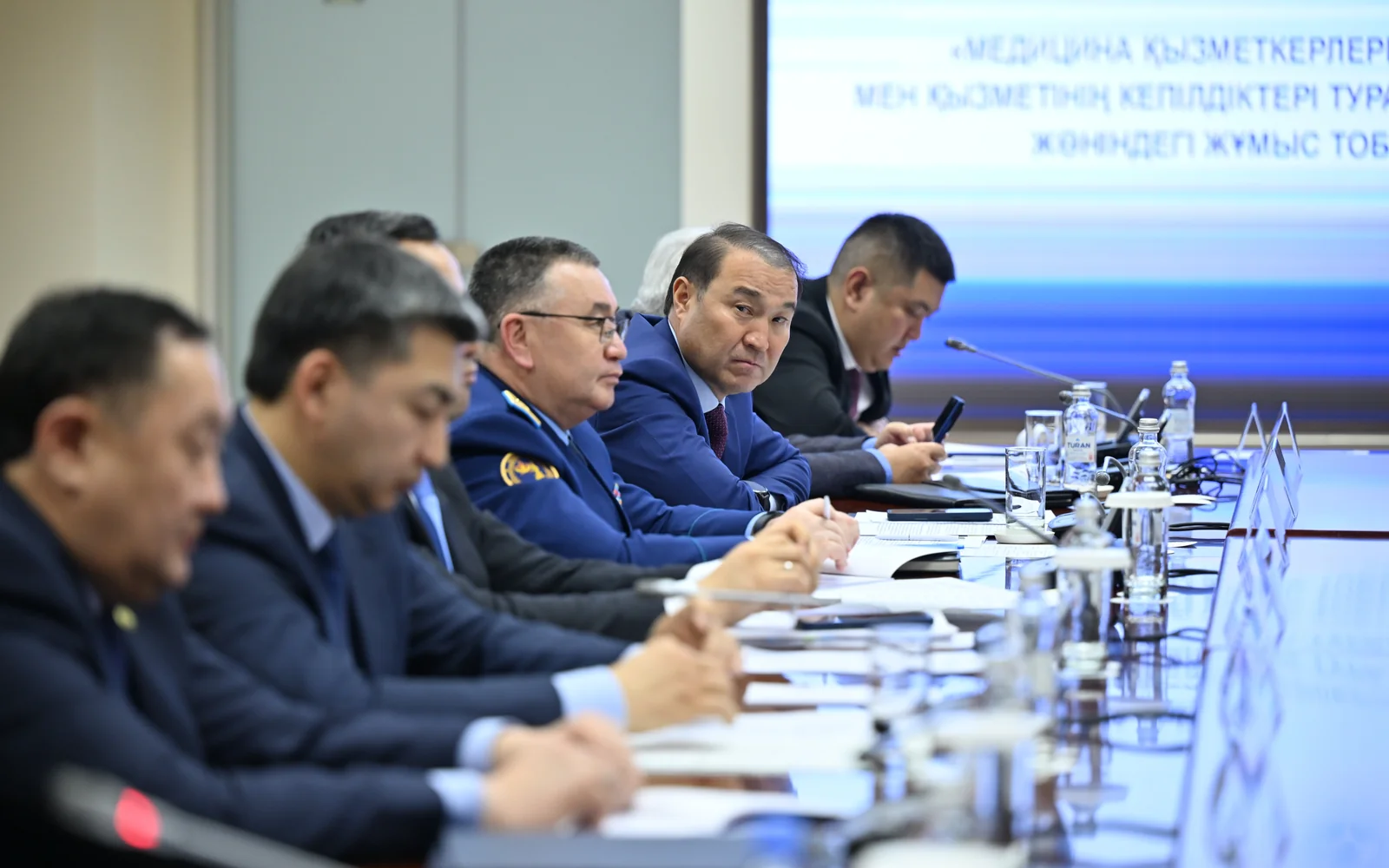 Медицина қызметкерлерінің кәсіби мәртебесі туралы заң жобасын әзірлеу жұмысы басталды