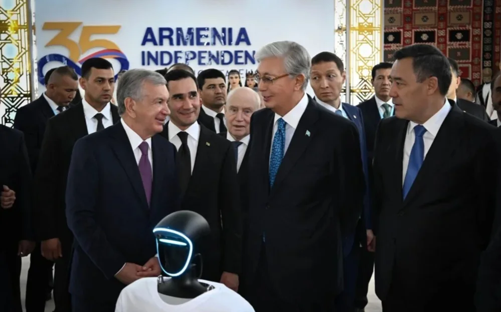 Аваза: Президент Тоқаевнинг прагматик кун тартибининг моҳияти