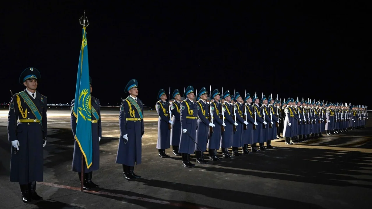 Президент встретил Короля бельгийцев Филиппа и Королеву Матильду в аэропорту Астаны