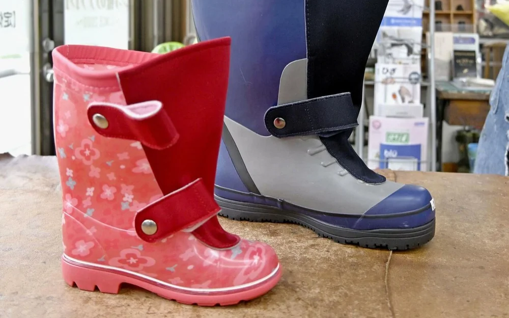 How Japanese shoemaker modifies ready-made boots for people with foot problems