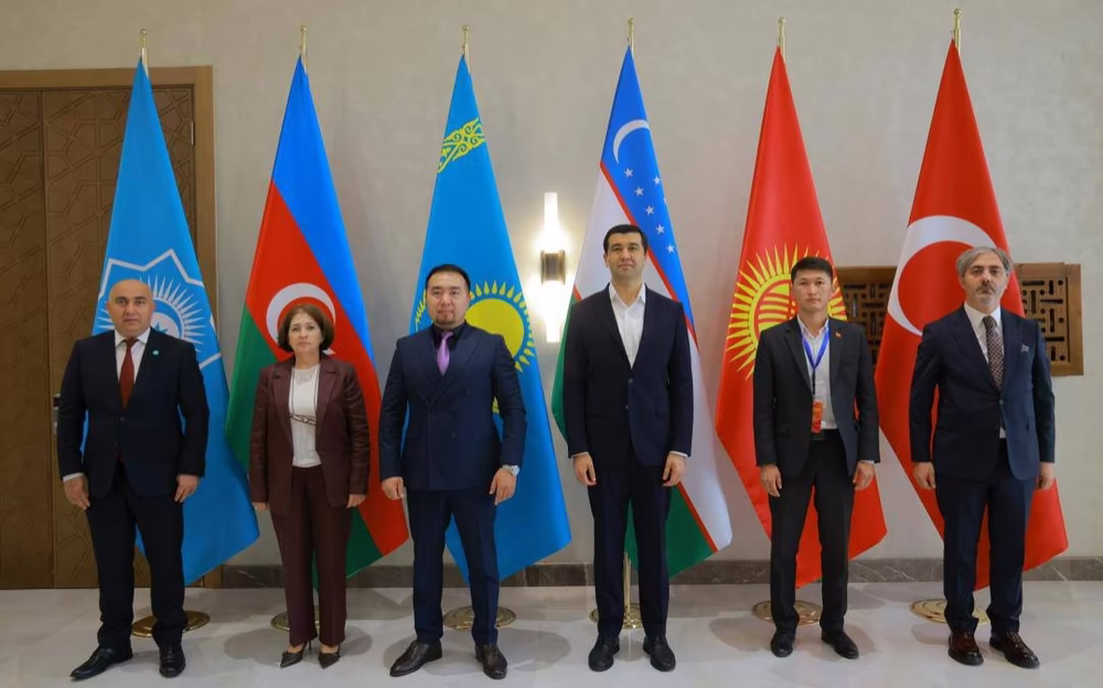 Алматы передал Хиве статус Молодежной столицы тюркского мира