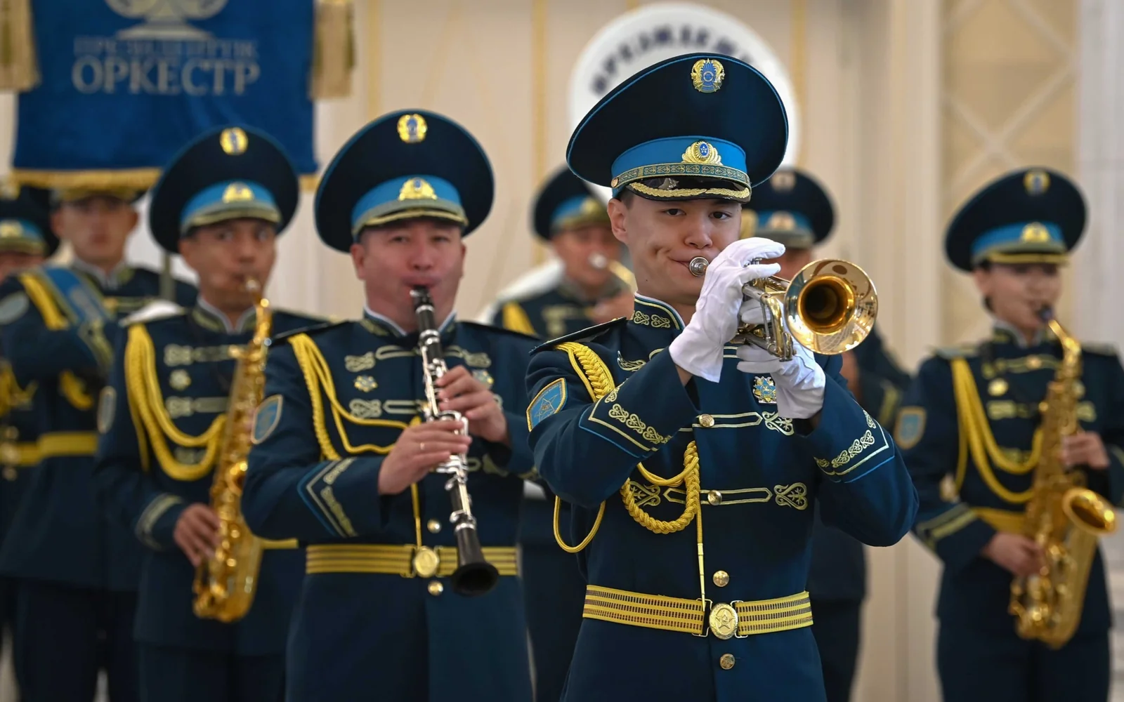 Король бельгийцев Филипп и Королева Матильда прибыли в Акорду