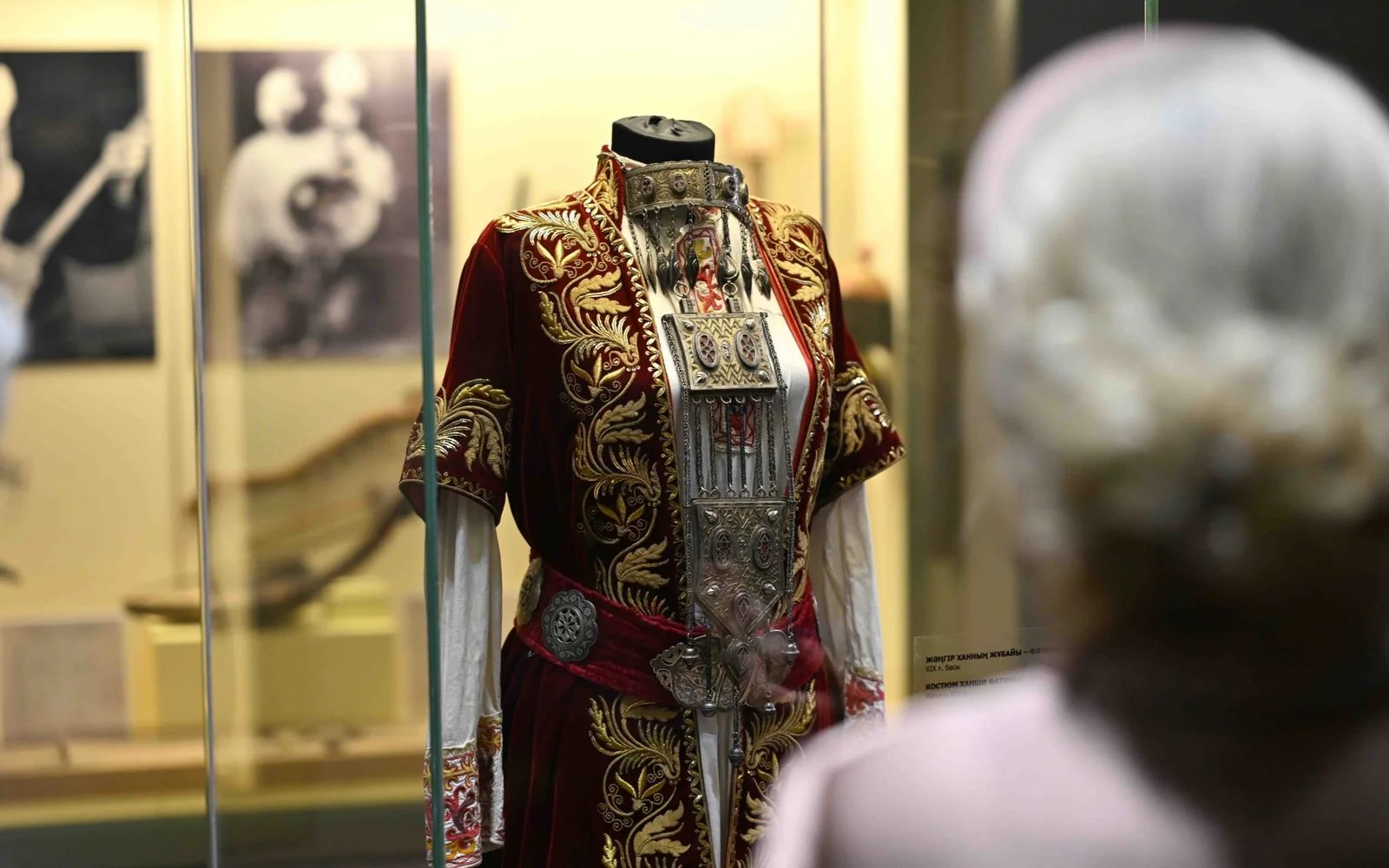 Қазақстан Президенті Бельгиялықтар Королімен және Патшайымымен бірге Ұлттық музейге барды