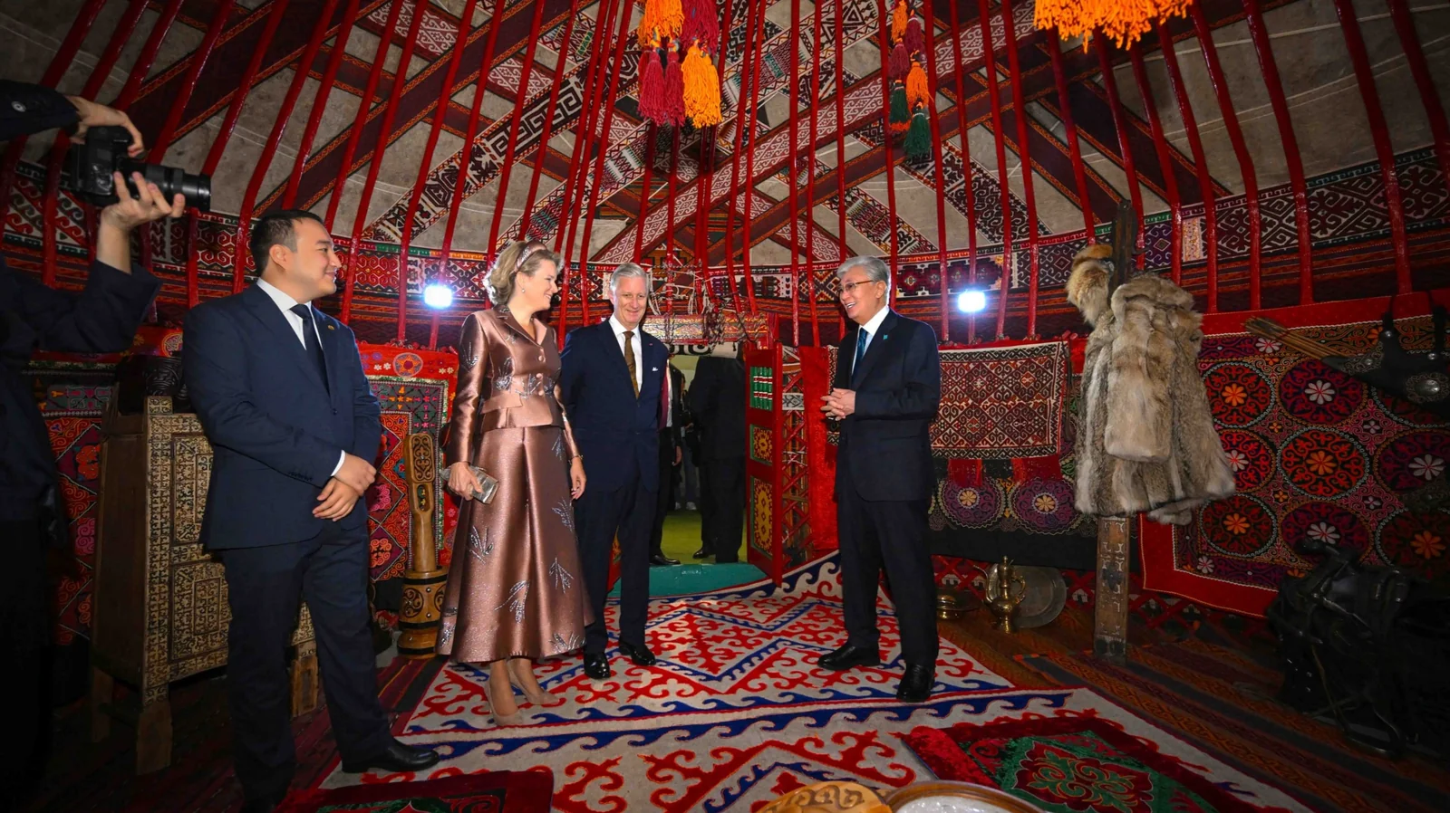 Қазақстан Президенті Бельгиялықтар Королімен және Патшайымымен бірге Ұлттық музейге барды