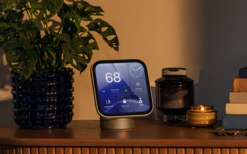 Apple unveils HomeView smart display with Siri AI