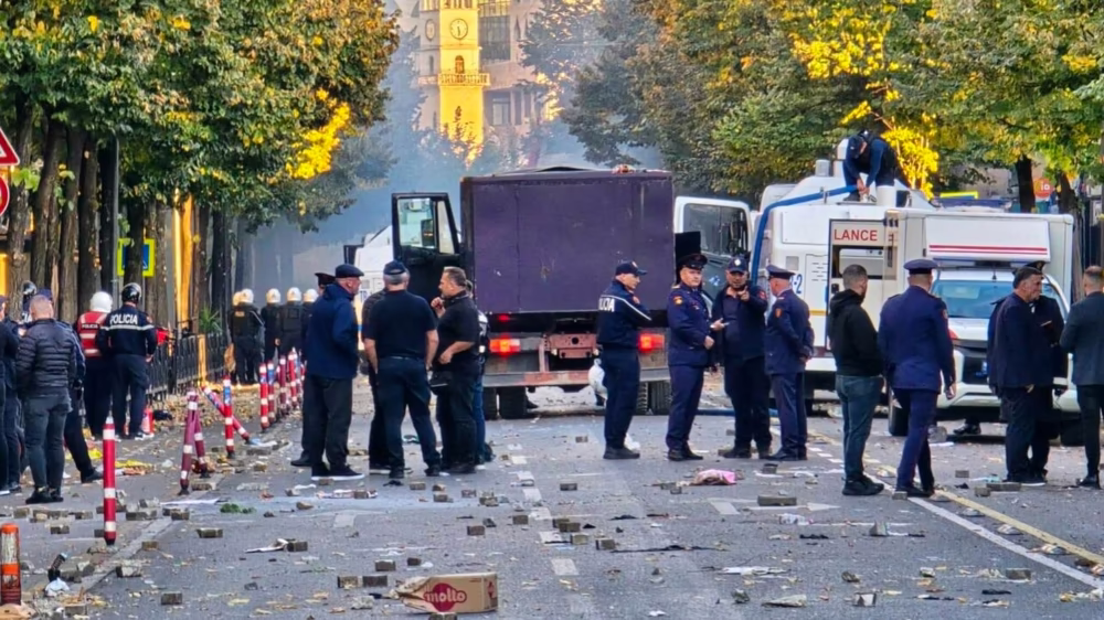 Протесты в Албании переросли в столкновения с силовиками: задержано более 20 участников