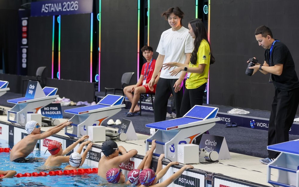 Olympic champion Cameron McEvoy, swimming masterclass, children,  Astana